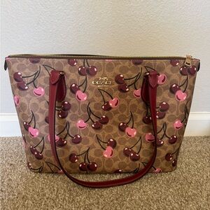 Coach Gallery Tote in Signature Canvas with Cherry Print